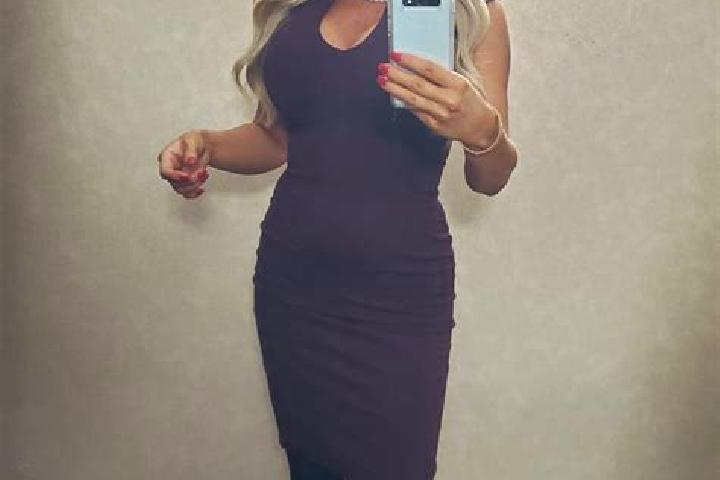 Scarlett, 28, a blonde dark-eyed ebony companion based in Polcenigo. Offering Tantra, CIM, Dinner Date. Available for incall and outcall, day and evening dates.