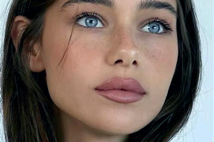 Scarlett, 28, a brunette grey-eyed middle eastern companion based in Cassia dos Coqueiros. Offering Fetish, GFE, CIM, Deep French Kissing. Available for inca...