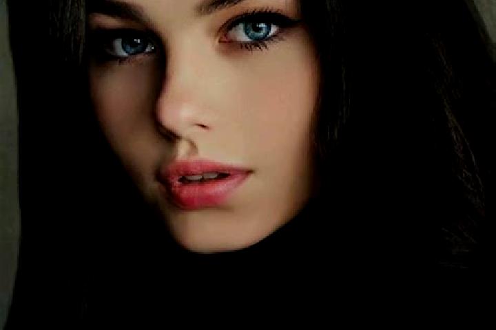 Scarlett, 28, a chestnut dark-eyed caucasian companion based in Videlles. Offering Striptease, A-Level, Fetish. Available for incall and outcall, day and eve...