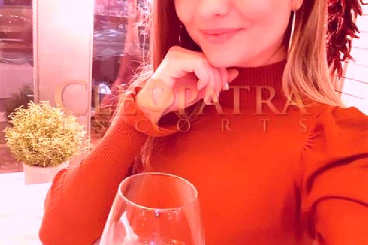 Scarlett, 28, a red blue-eyed mixed companion based in McLennan. Offering Deep French Kissing, Dinner Date, OWO, Overnight. Available for incall and outcall,...