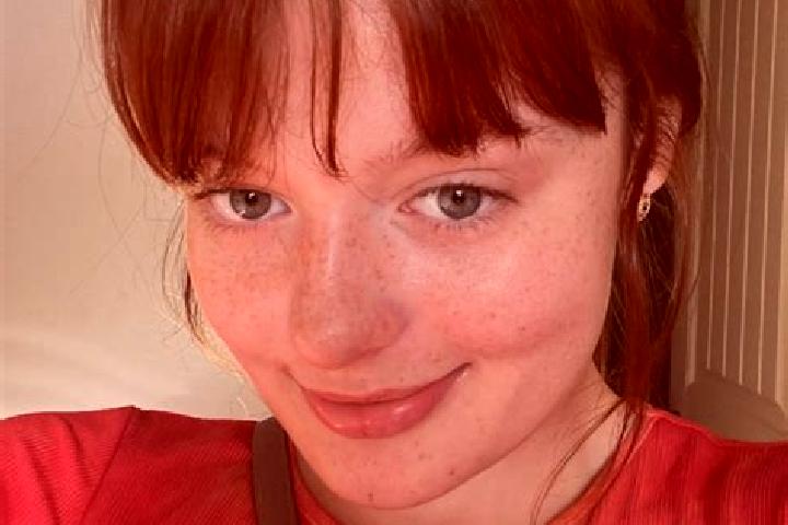 Scarlett, 28, a red dark-eyed mixed companion based in Cacahuatepec. Offering Domination, Roleplay, Fetish. Available for incall and outcall, day and evening...
