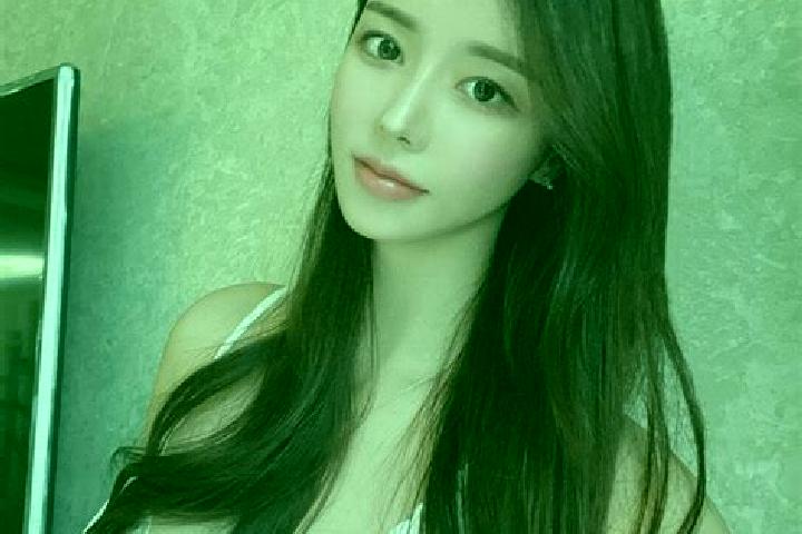 Scarlett, 28 — Escort in Nanshenzao, China