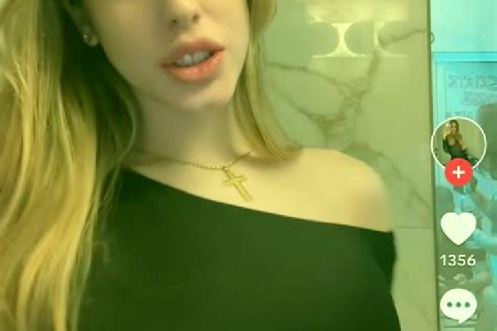 Scarlett, 28 — Escort in Piano di Conca, Italy