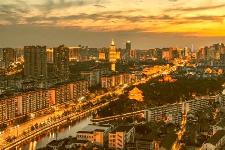 Scarlett, 28 — Escort in Zhongyang, China