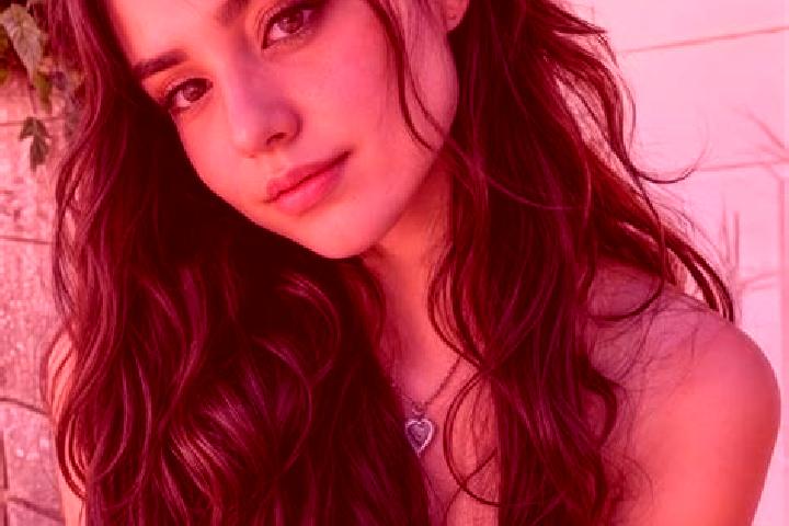 Scarlett, 29, a auburn hazel-eyed middle eastern companion based in Solano Inferiore. Offering Overnight, Girlfriend Experience, Striptease, Prostate Massage...