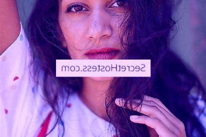 Scarlett, 29, a black brown-eyed caribbean companion based in Kappiyara. Offering Striptease, A-Level, CIM. Available for incall and outcall, overnight booki...