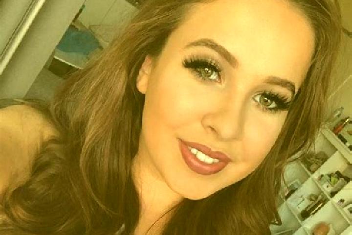 Scarlett, 29, a black dark-eyed mixed companion based in Adlershof. Offering Dinner Date, Duos, 69. Available for incall and outcall, day and evening dates.