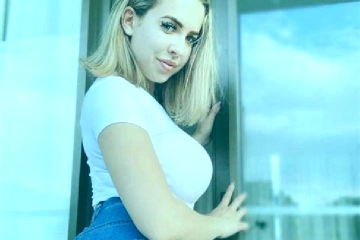 Scarlett, 29, a blonde amber-eyed caribbean companion based in Zettling. Offering Erotic Massage, Deep French Kissing, Roleplay. Available for incall and out...