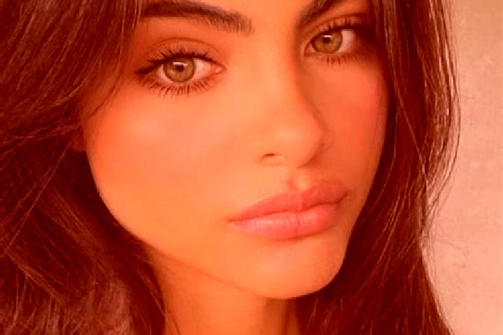 Scarlett, 29, a brunette hazel-eyed ebony companion based in Tifesti. Offering Striptease, Girlfriend Experience, Dinner Date. Available for incall and outca...