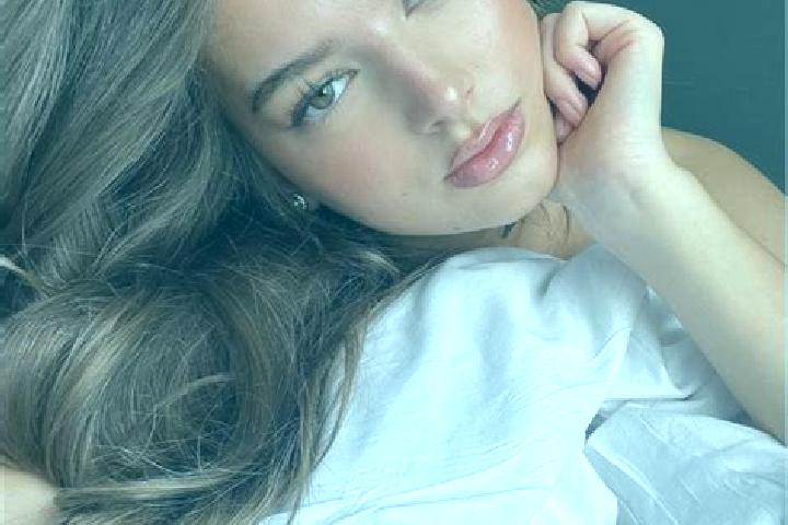 Scarlett, 29, a brunette hazel-eyed mediterranean companion based in Whiting. Offering Erotic Massage, Prostate Massage, Massage. Available for incall and ou...