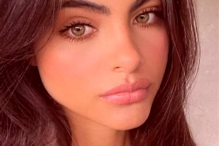 Scarlett, 29, a red green-eyed indian companion based in Kliusivka. Offering Dinner Date, OWO, Overnight, GFE. Available for incall and outcall, day and even...