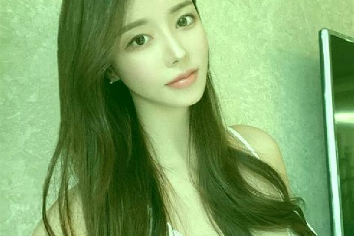 Scarlett, 29 — Escort in Shuicha, China