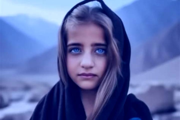 Scarlett, 30, a blonde brown-eyed middle eastern companion based in Boita. Offering Massage, GFE, Overnight. Available for incall and outcall, overnight book...