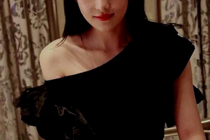 Scarlett, 30, a red dark-eyed asian companion based in Lemnitz. Offering Dinner Date, OWO, Travel Companion, Party Girl, Prostate Massage. Available for inca...