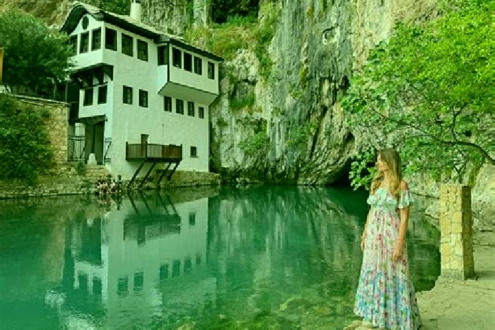 Scarlett, 30 — Escort in Blagaj, Bosnia and Herzegovina