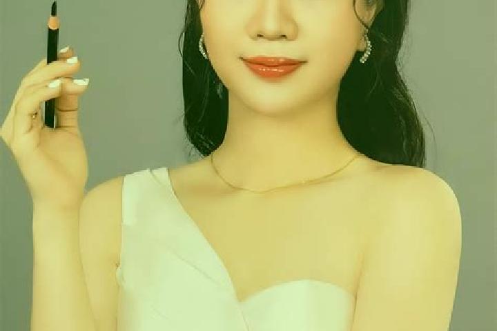Scarlett, 30 — Escort in Tram Chim, Vietnam