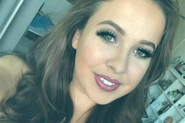 Scarlett, 31, a auburn amber-eyed slavic companion based in Cropwell Bishop. Offering Girlfriend Experience, Erotic Massage, Party Girl, A-Level, Domination....