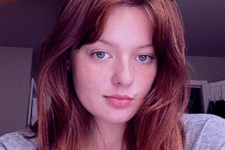 Scarlett, 31, a auburn blue-eyed caucasian companion based in Mantsebo. Offering OWO, 69, GFE. Available for incall and outcall, day and evening dates.
