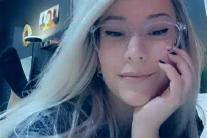 Scarlett, 31, a blonde amber-eyed ebony companion based in West Hindmarsh. Offering GFE, A-Level, CIM, Erotic Massage. Available for incall and outcall, over...