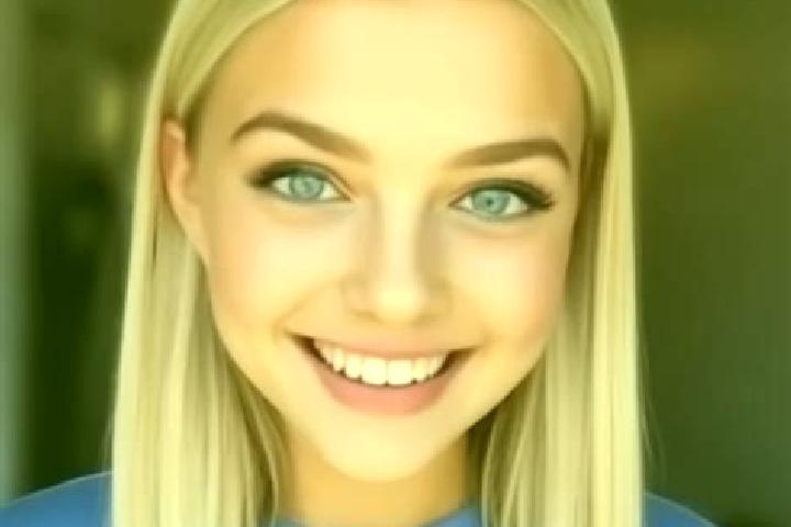 Scarlett, 31, a blonde grey-eyed middle eastern companion based in Veillyachi. Offering Domination, A-Level, Prostate Massage, Deep French Kissing, 69. Avail...