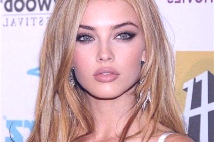 Scarlett, 31, a blonde hazel-eyed caribbean companion based in Camerton. Offering Striptease, Duos, Party Girl. Available for incall and outcall, overnight b...