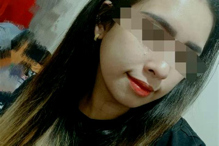 Scarlett, 31, a red dark-eyed asian companion based in Karang Lor. Offering Duos, GFE, Girlfriend Experience, Tantra. Available for incall and outcall, overn...