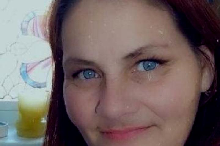 Scarlett, 31, a red dark-eyed indian companion based in Tapioszecso. Offering CIM, BDSM, Domination, Roleplay. Available for incall and outcall, day and even...