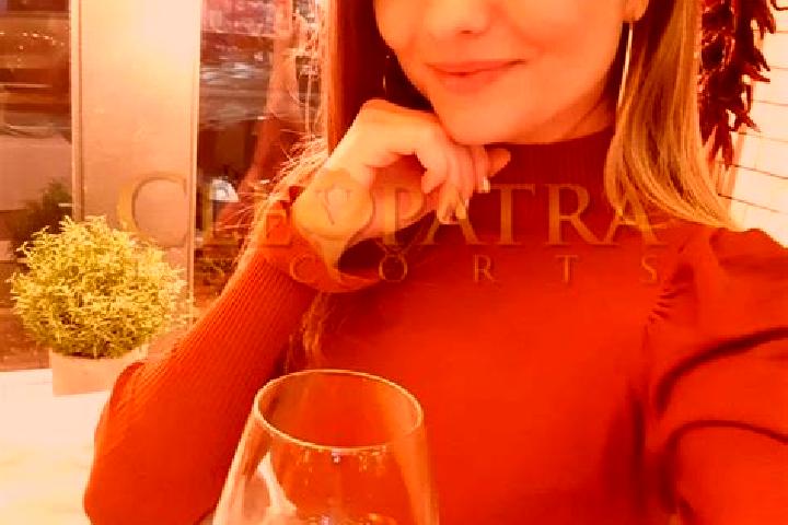 Scarlett, 31, a red hazel-eyed european companion based in Becquincourt. Offering 69, Dinner Date, OWO, Overnight, Striptease. Available for incall and outca...