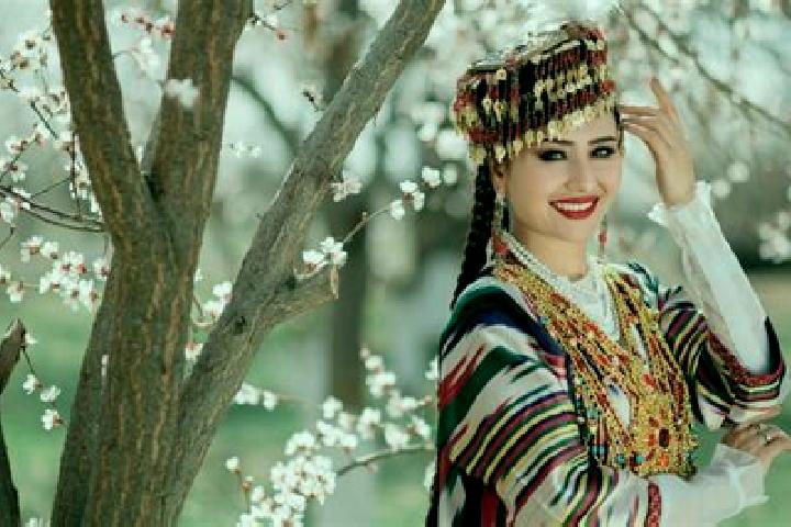 Scarlett, 31 — Escort in Hazorasp, Uzbekistan
