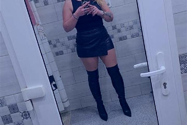 Scarlett, 31 — Escort in Targu Lapus, Romania