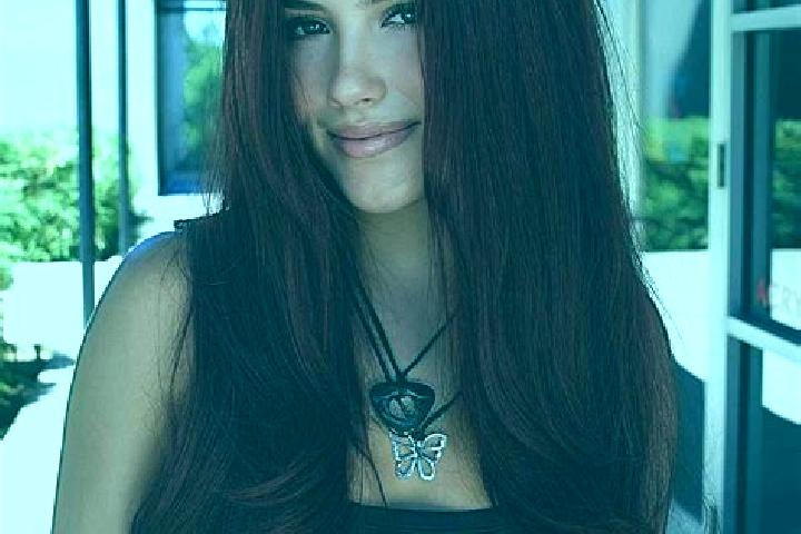 Scarlett, 32, a auburn dark-eyed mixed companion based in Lianyi. Offering A-Level, Roleplay, Prostate Massage, 69. Available for incall and outcall, overnig...