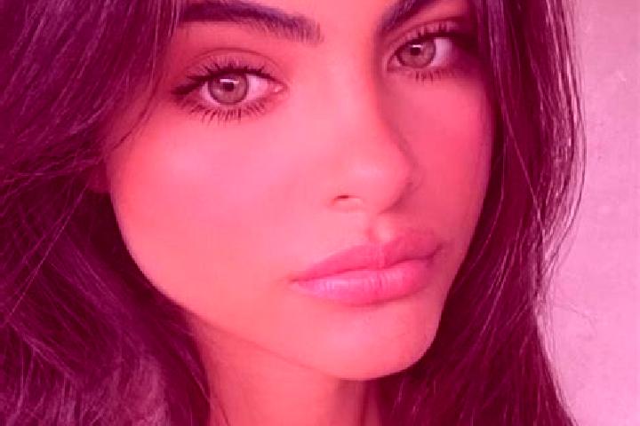 Scarlett, 32, a brunette grey-eyed indian companion based in Bogbam. Offering Massage, GFE. Available for incall and outcall, day and evening dates.