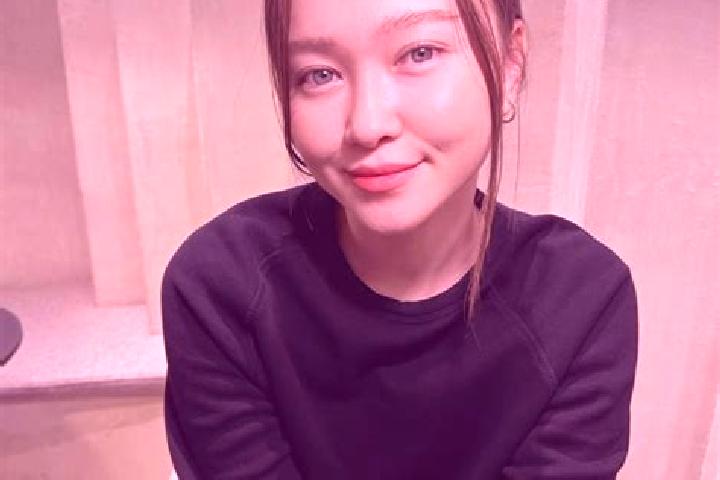 Scarlett, 32, a dark blonde blue-eyed asian companion based in Novi Mikanovci. Offering Party Girl, Deep French Kissing. Available for incall and outcall, da...