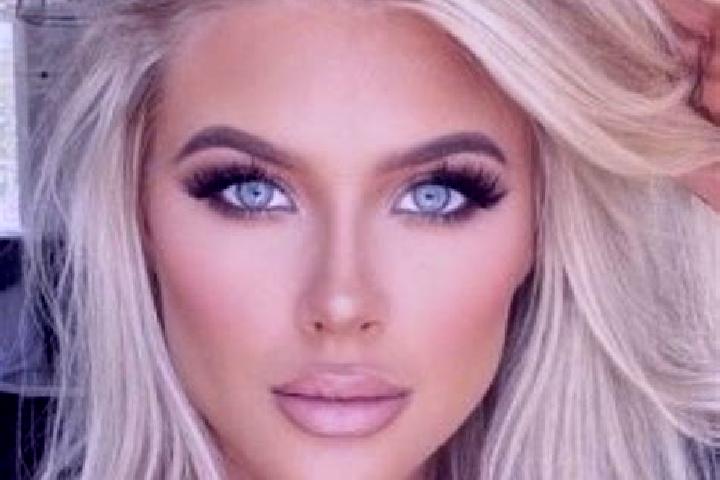 Scarlett, 32, a platinum blonde blue-eyed ebony companion based in Villa Tres Cruces. Offering A-Level, Prostate Massage, 69, CIM, Erotic Massage. Available ...