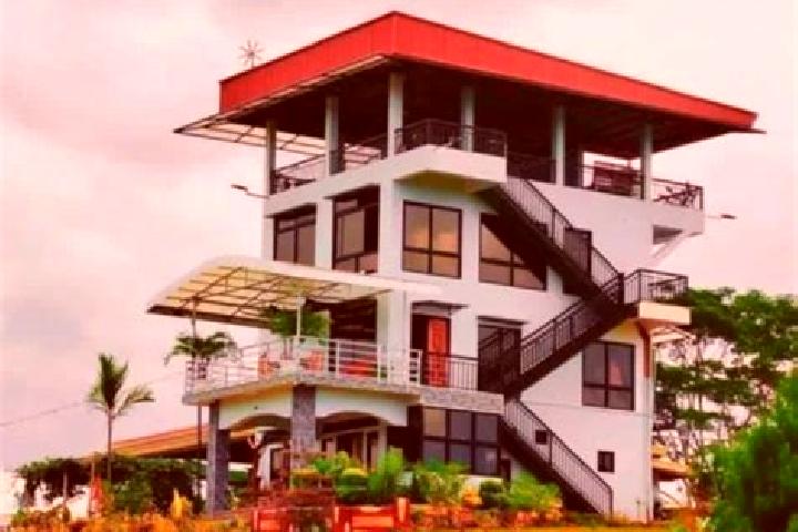 Scarlett, 32 — Escort in Malitbog, Philippines