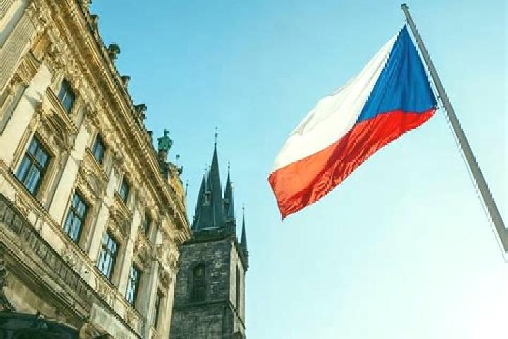 Scarlett, 32 — Escort in Olesnice, Czech Republic