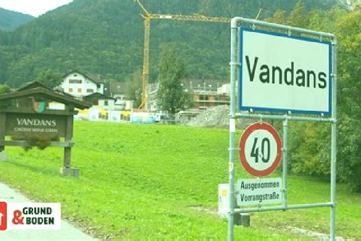 Scarlett, 32 — Escort in Vandans, Austria