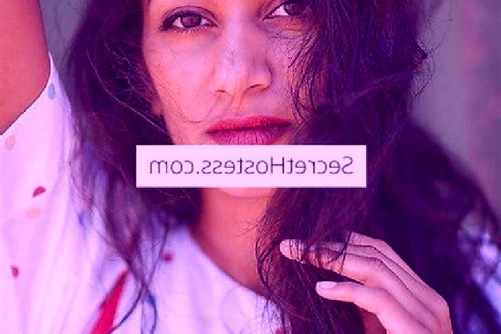 Scarlett, 33, a auburn blue-eyed indian companion based in Santo Antonio do Amparo. Offering 69, Massage, Fetish, Girlfriend Experience. Available for incall...