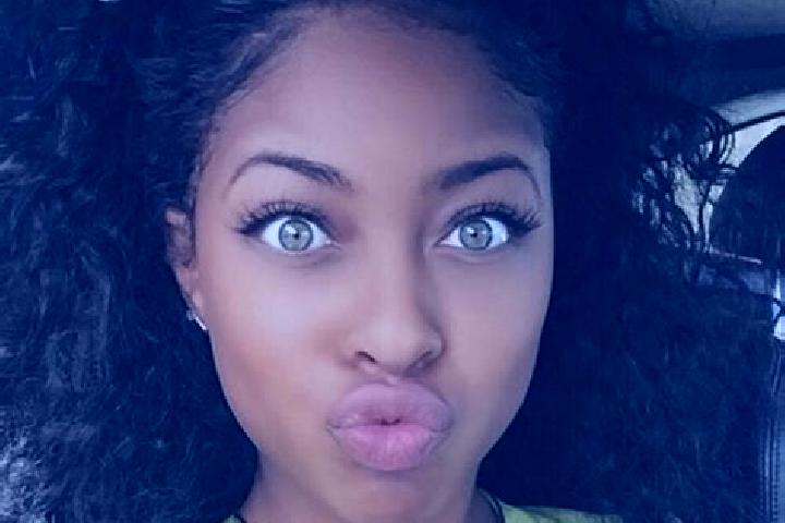 Scarlett, 33, a black green-eyed ebony companion based in Zelarino. Offering CIM, 69, Deep French Kissing, A-Level. Available for incall and outcall, overnig...