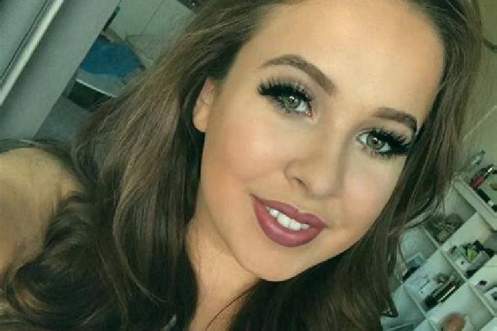 Scarlett, 33, a brunette grey-eyed mixed companion based in Tibigan. Offering BDSM, Tantra, A-Level, Striptease, Erotic Massage. Available for incall and out...