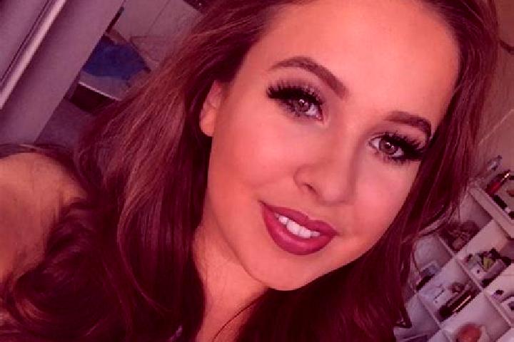 Scarlett, 33, a red amber-eyed caucasian companion based in Thornlands. Offering Domination, Striptease, 69, Party Girl, CIM. Available for incall and outcal...