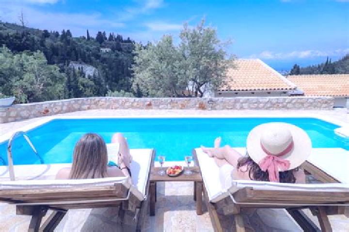 Scarlett, 33 — Escort in Apolpaina, Greece