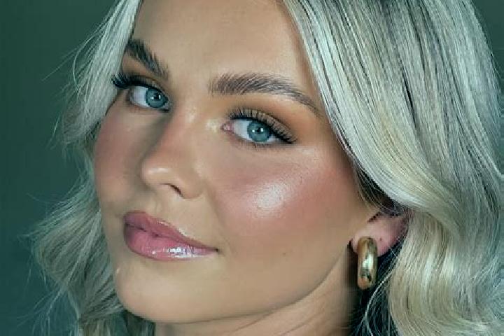Scarlett, 33 — Escort in Jamieson Place, Canada