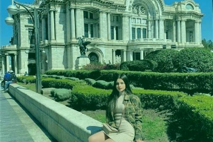 Scarlett, 33 — Escort in Parangarico, Mexico