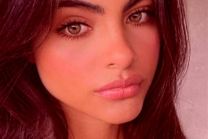 Scarlett, 34, a black hazel-eyed european companion based in Champ-sur-Drac. Offering A-Level, Party Girl, Duos, Deep French Kissing. Available for incall an...