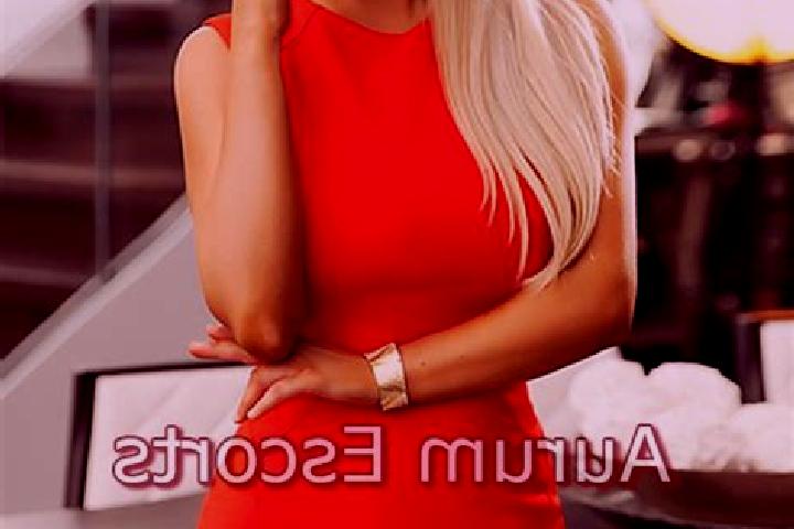 Scarlett, 34, a blonde amber-eyed caribbean companion based in Zhuze. Offering CIM, Deep French Kissing, Couples, Massage, Party Girl. Available for incall a...