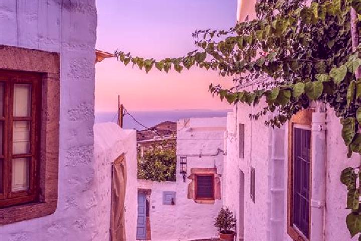 Scarlett, 34 — Escort in Agios Athanasios, Greece