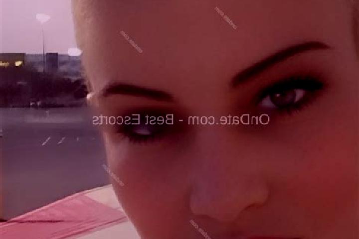 Scarlett, 34 — Escort in Candor, United States