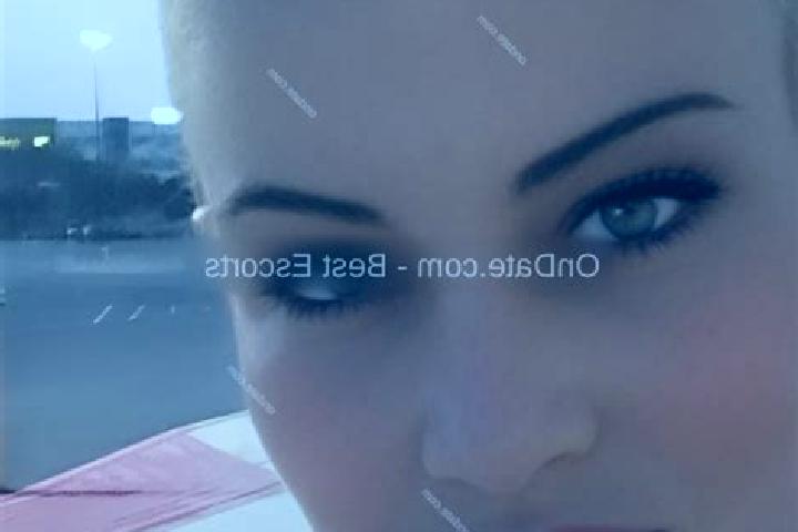 Scarlett, 34 — Escort in Otetoaia, Romania