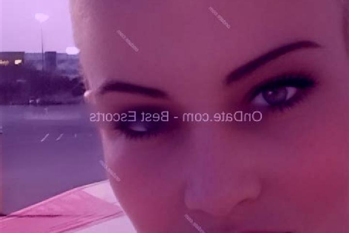 Scarlett, 34 — Escort in Pearland, United States